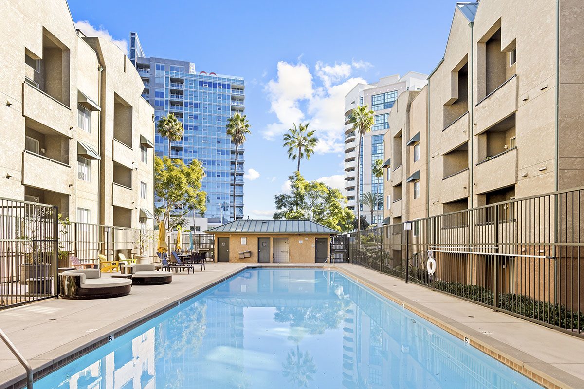 Costa Verde Village Image 1