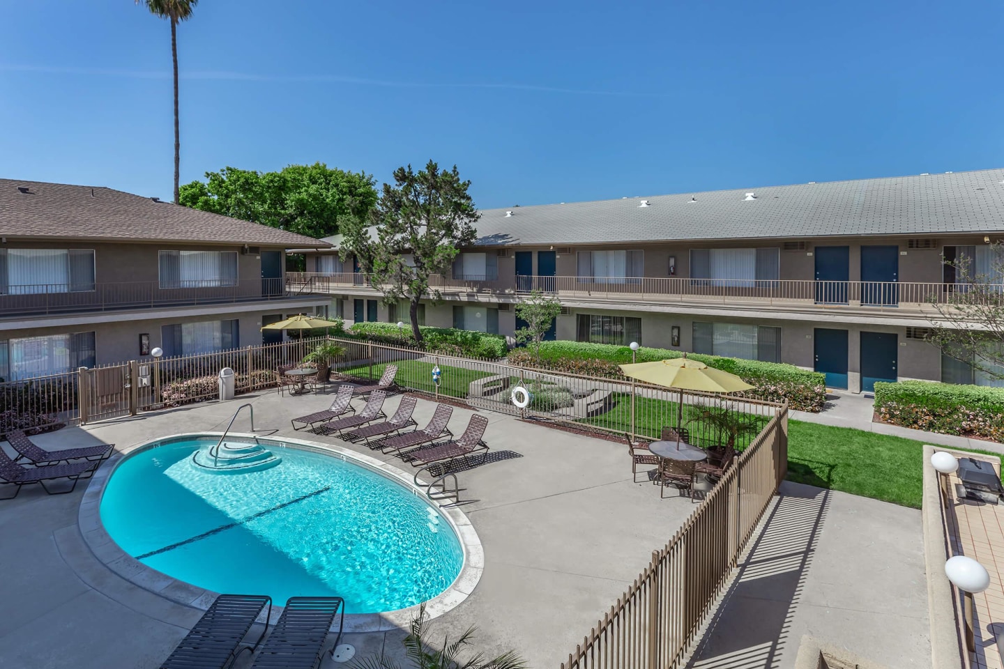 Buena La Vista Apartment Homes Image 9