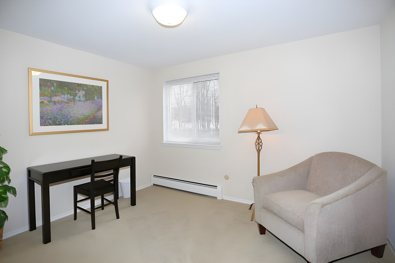 Hallmark Village Apartments Image 12
