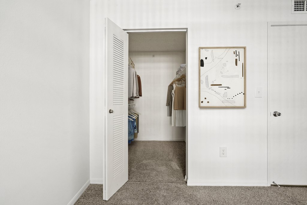 Gables Grand Plaza Apartments Image 80