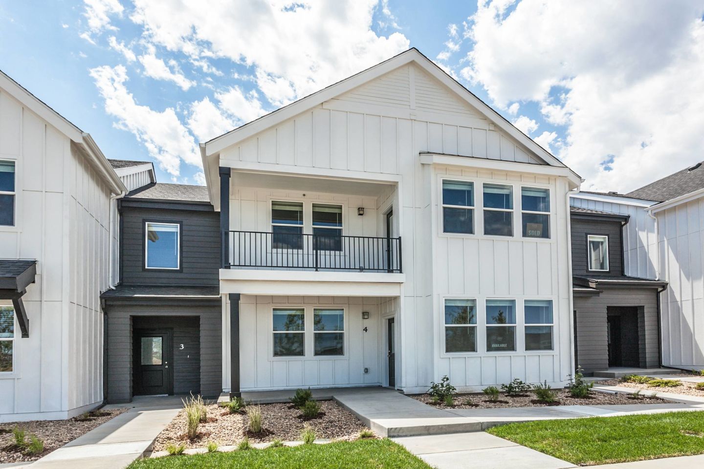 Bloom Rental Living Image 24