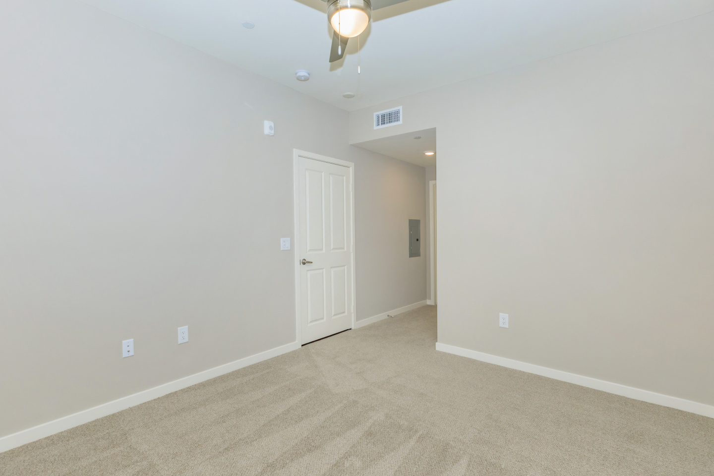 Los Alamitos Luxury Apartments Image 51