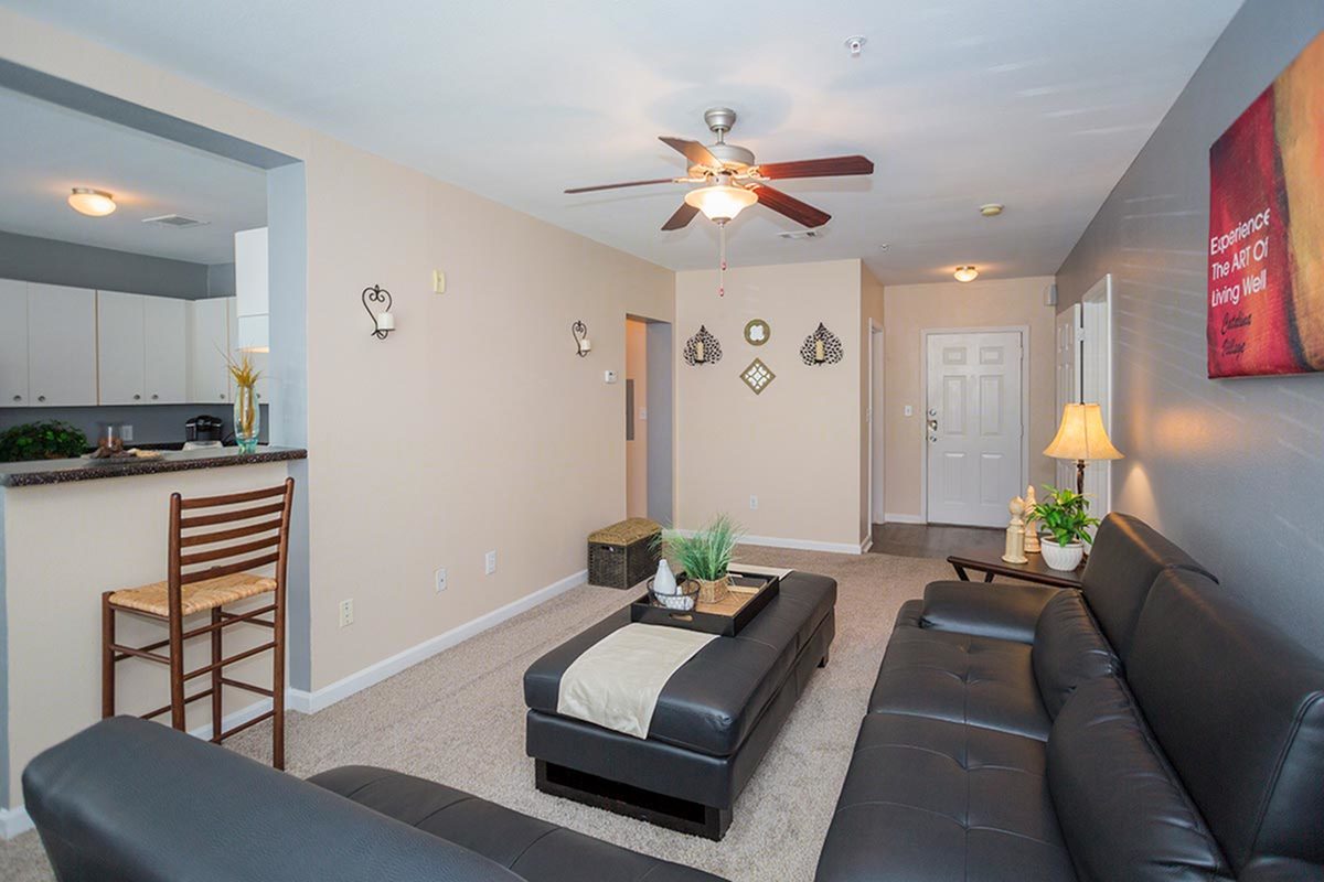 Catalina Village Apartment Homes Image 12