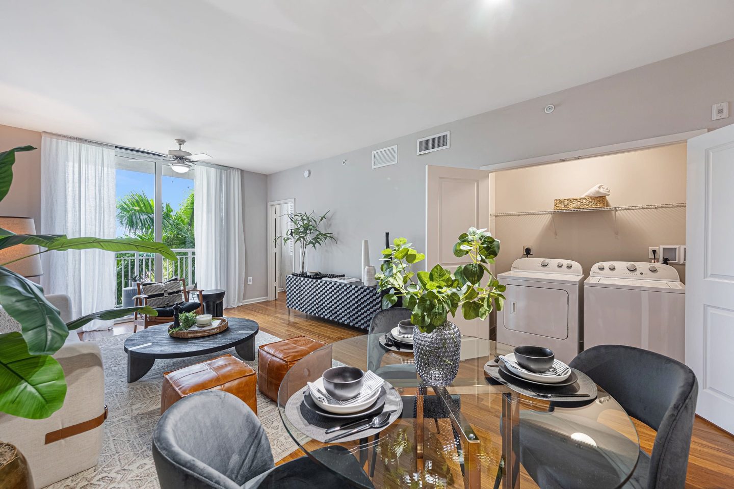 1640 Victoria Park Apartments Image 7