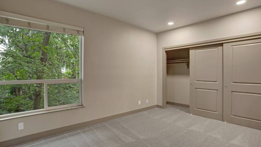 The Carillon Apartment Residences Image 39