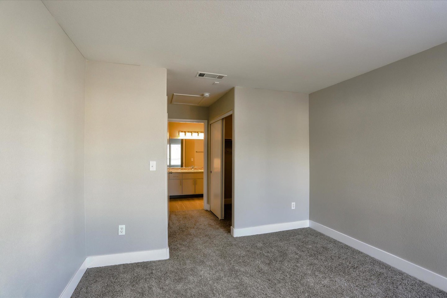 South Valley Ranch Apartments Image 59