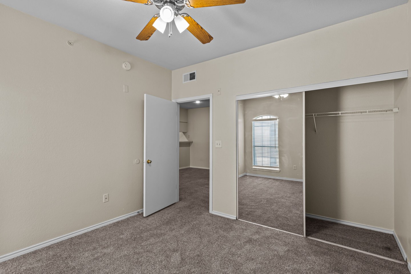 Fountains of Burleson Apartments Image 13
