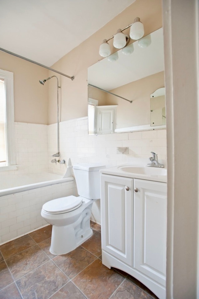 2216 E Ivanhoe Place Image 10