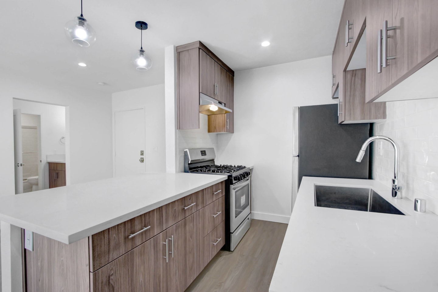 Hollywood Hills Apartments Image 11