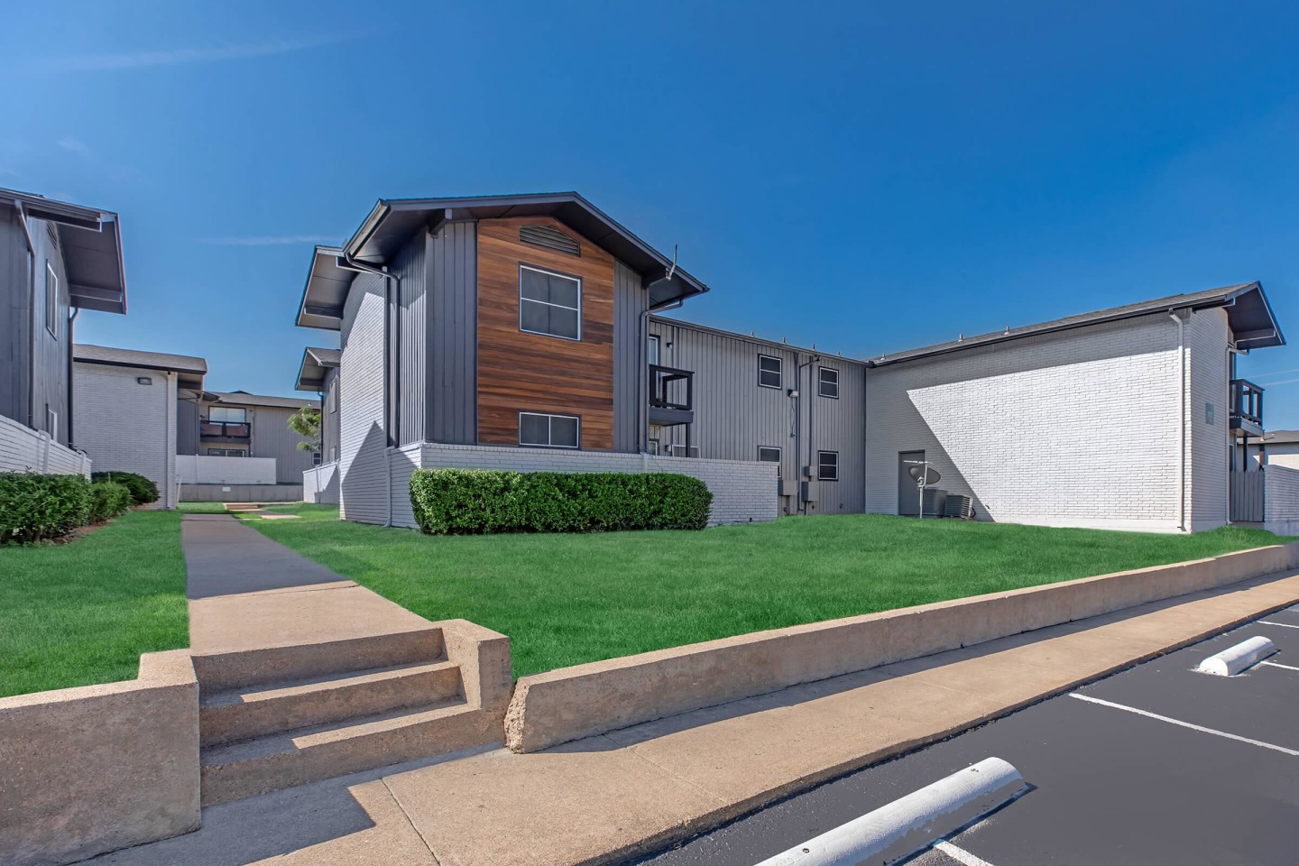 Tree Top Apartments Image 12