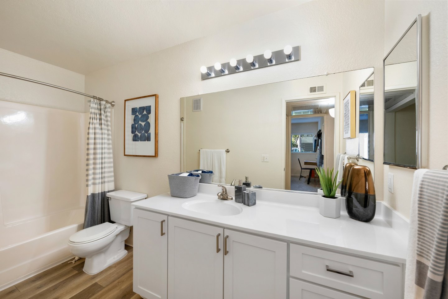 Montage at Fair Oaks Apartments Image 9