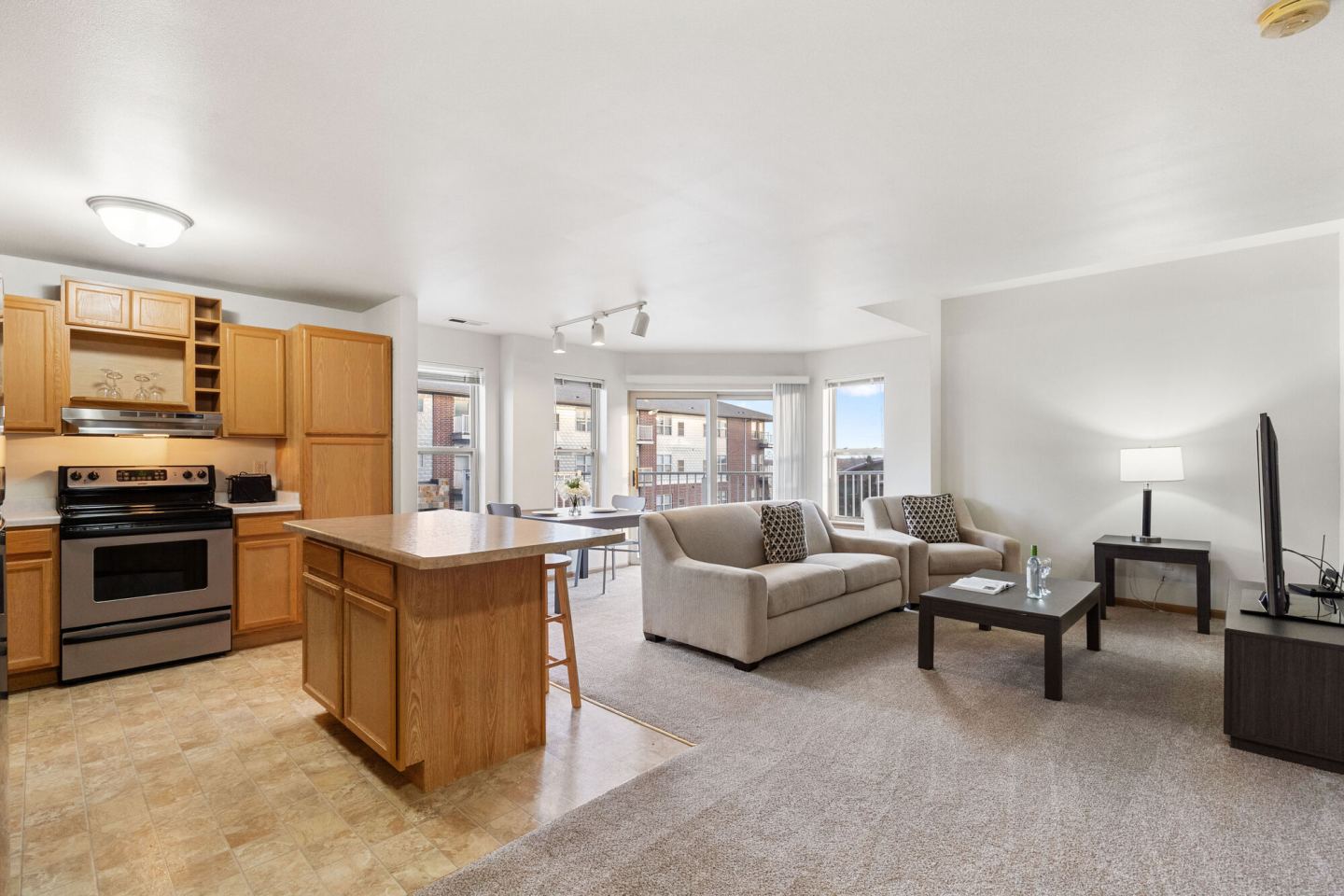 Six Points Apartments Image 13