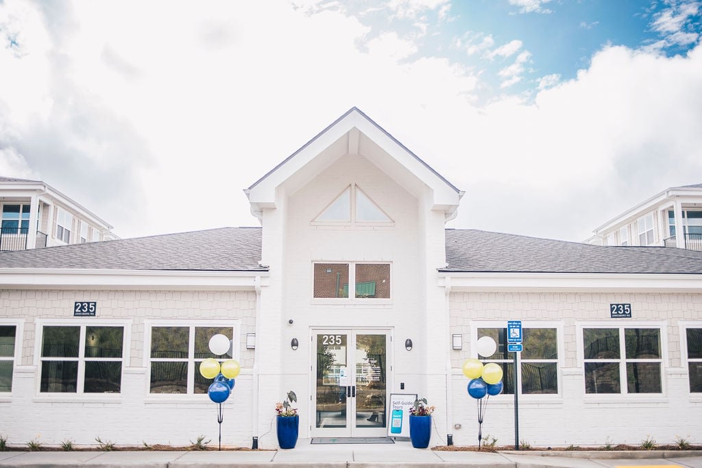 Woodlands Creekside Image 16