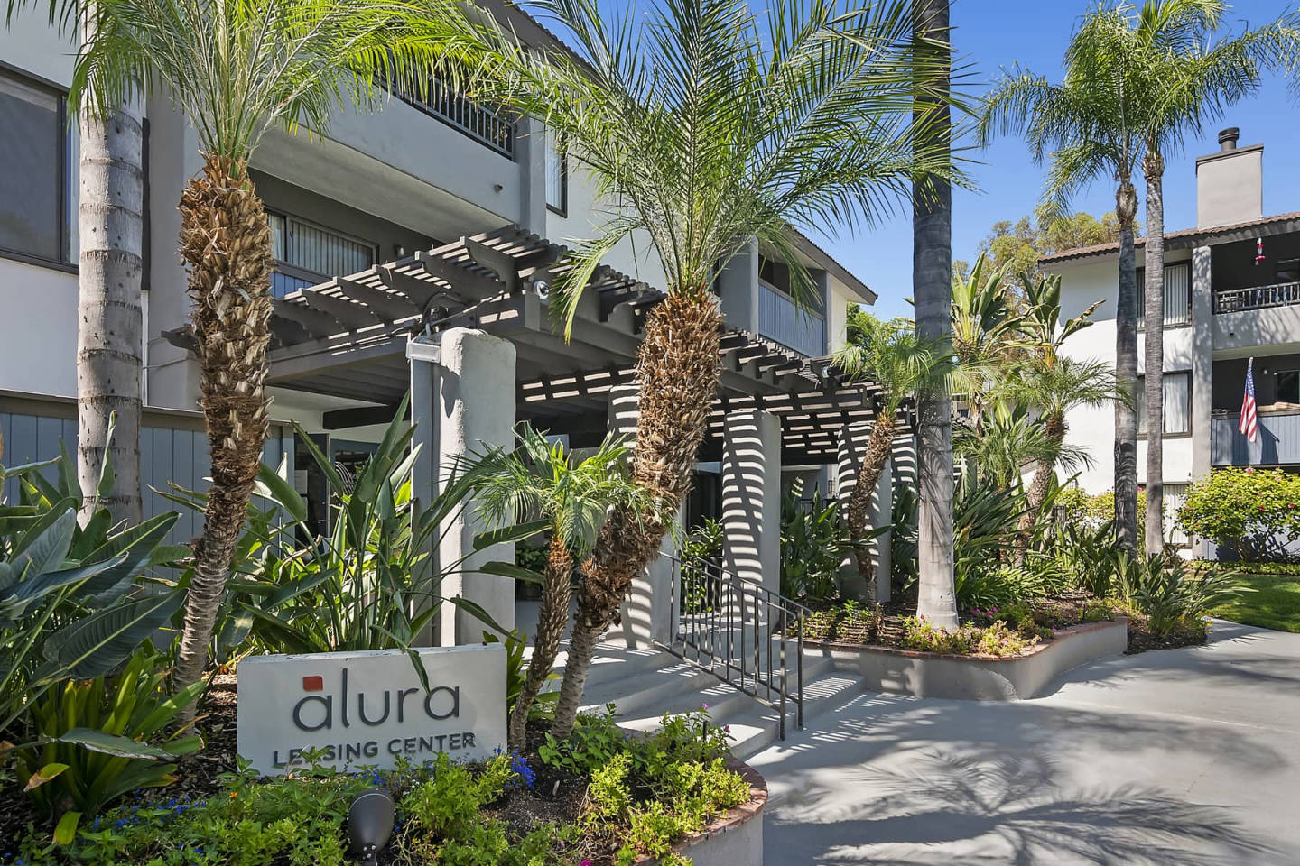 Alura Image 1