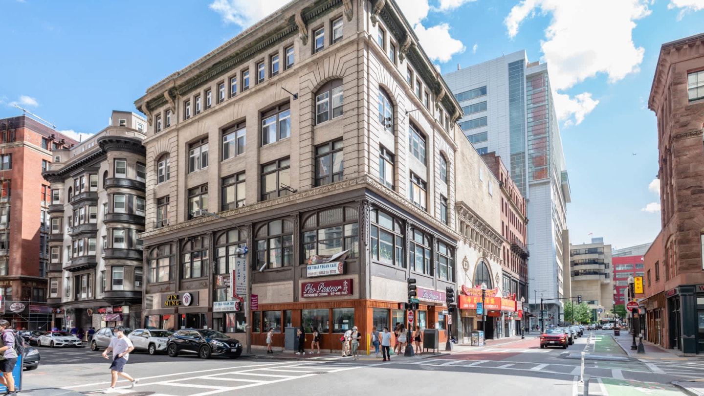 660 Washington Image 62