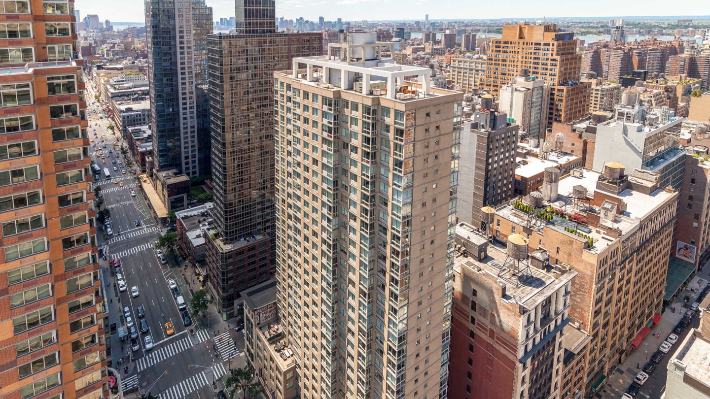 777 6th Avenue Image 28