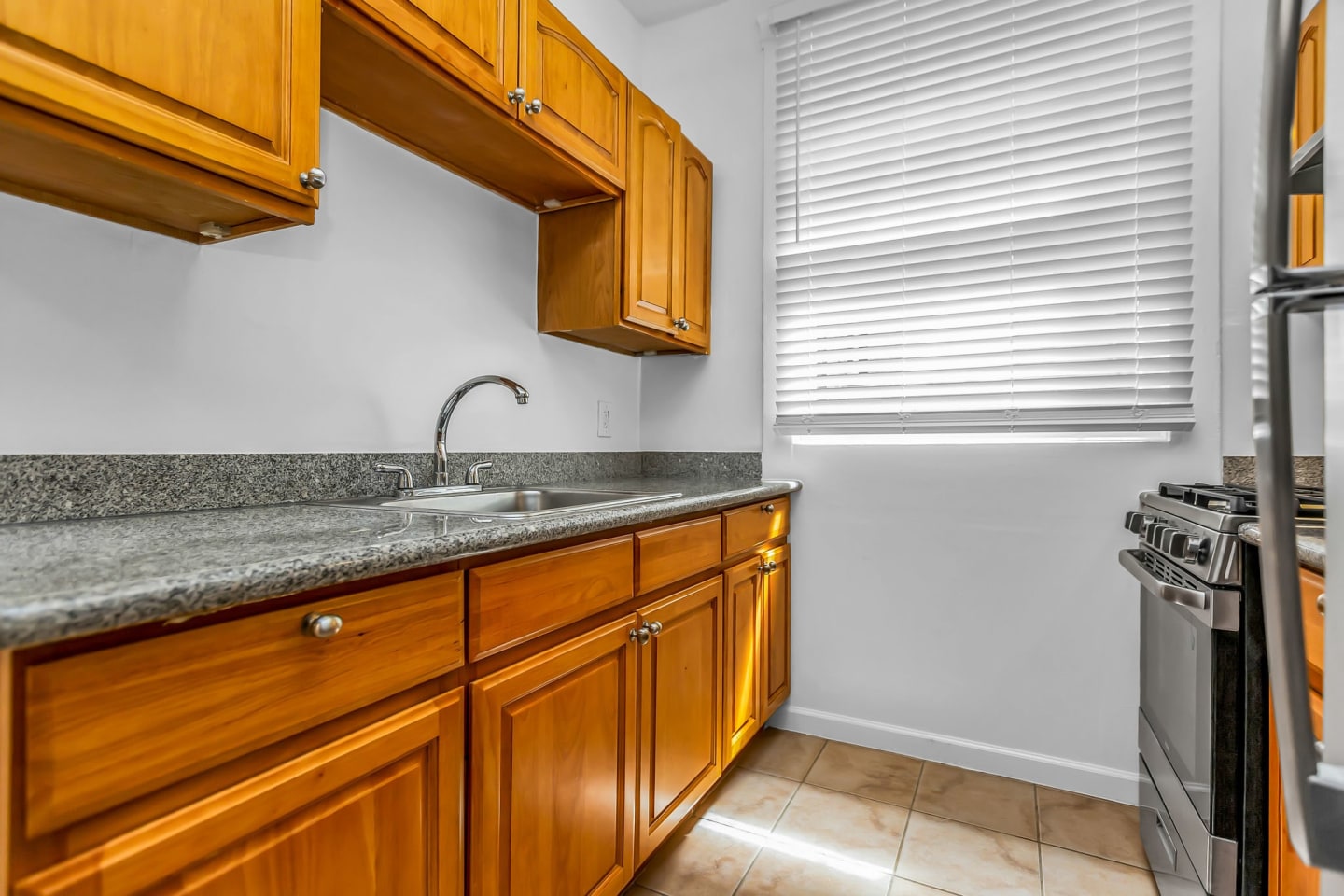 610 LEAVENWORTH Image 4