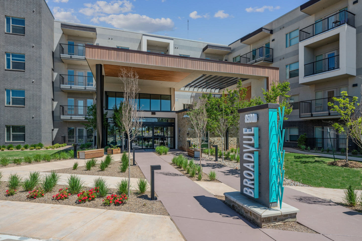 BroadVue Apartments Image 22