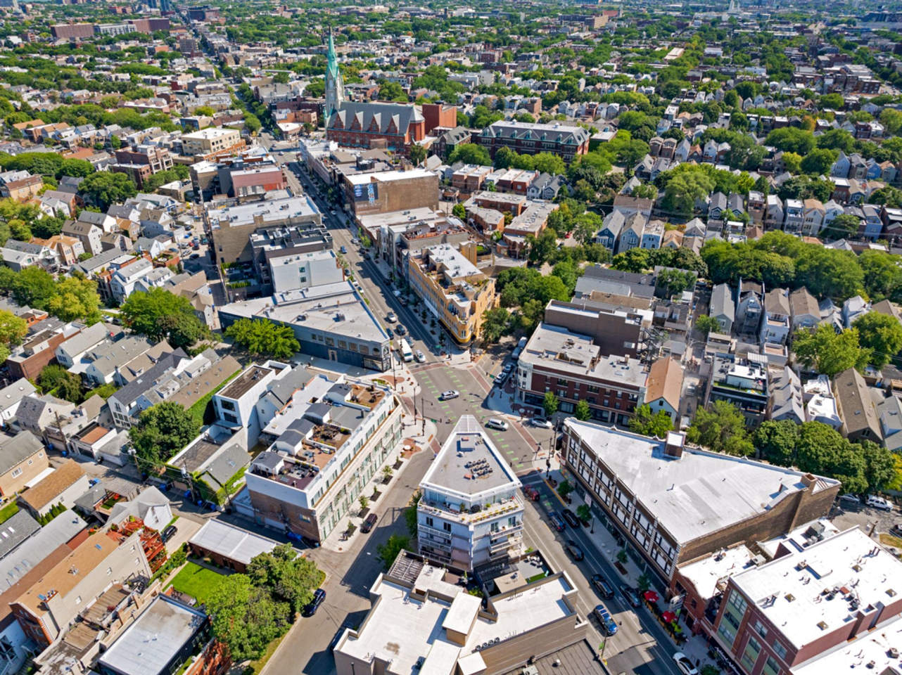 3054-58 N Greenview / 1507-11 W Barry Image 2
