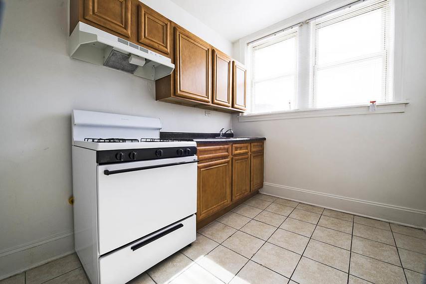 8000-8004 S Drexel Ave Image 3