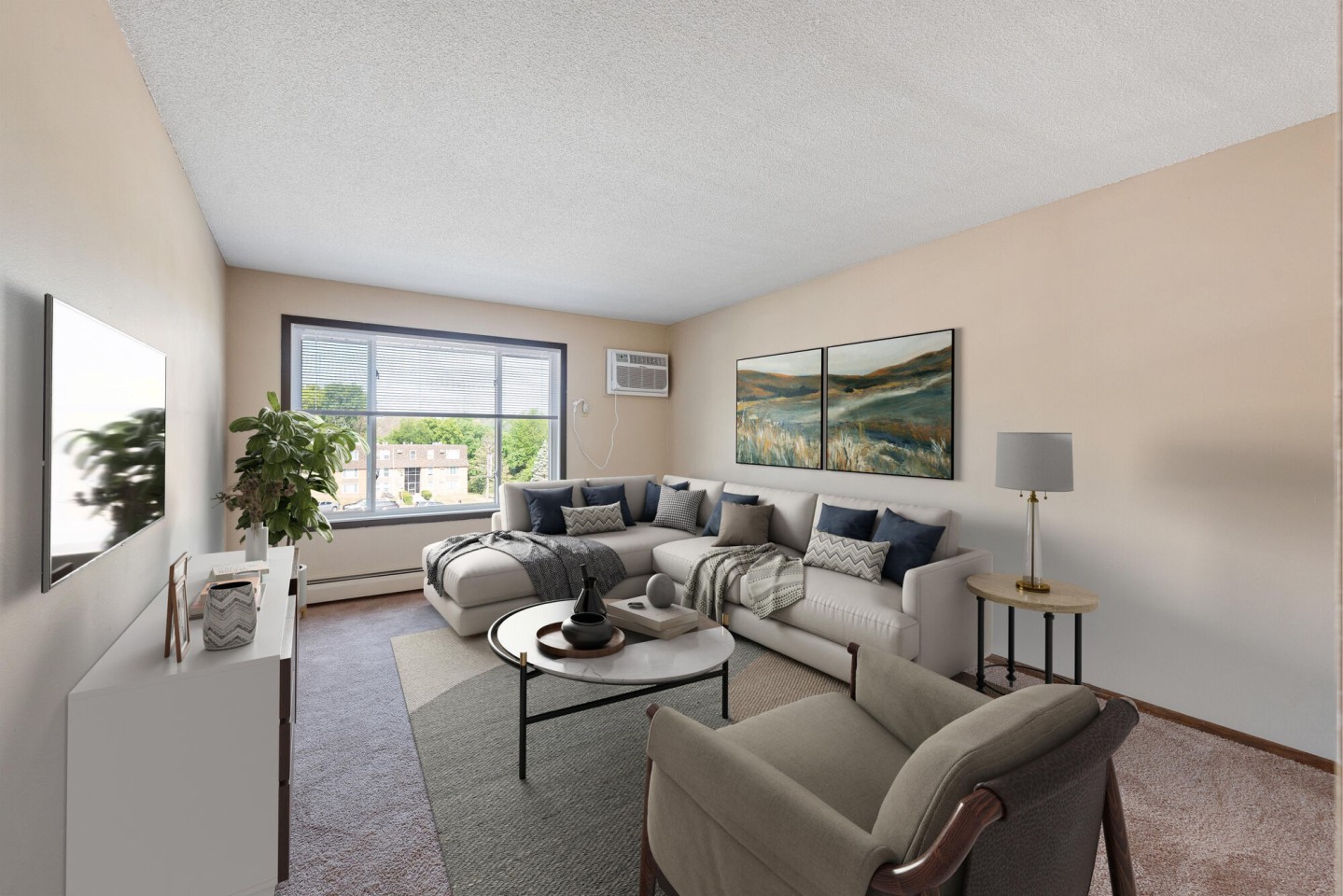 Shamrock Court Apartments Image 6