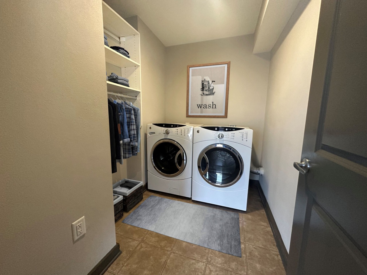 The Residences at Keystone Crossing Image 42