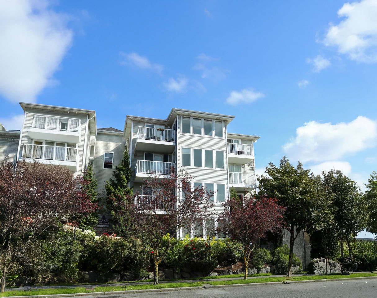 Courtyard Apartments Ballard Image 1