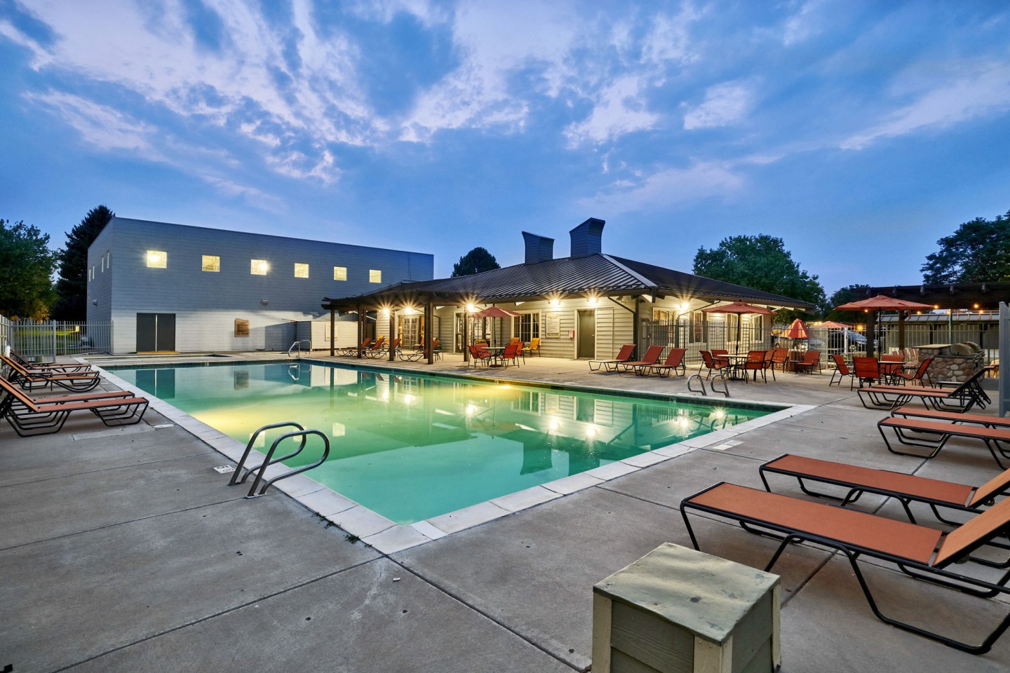 Lowry Heights Image 25