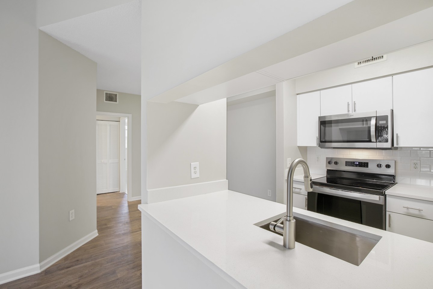 Miramar Lakes Apartments Image 8