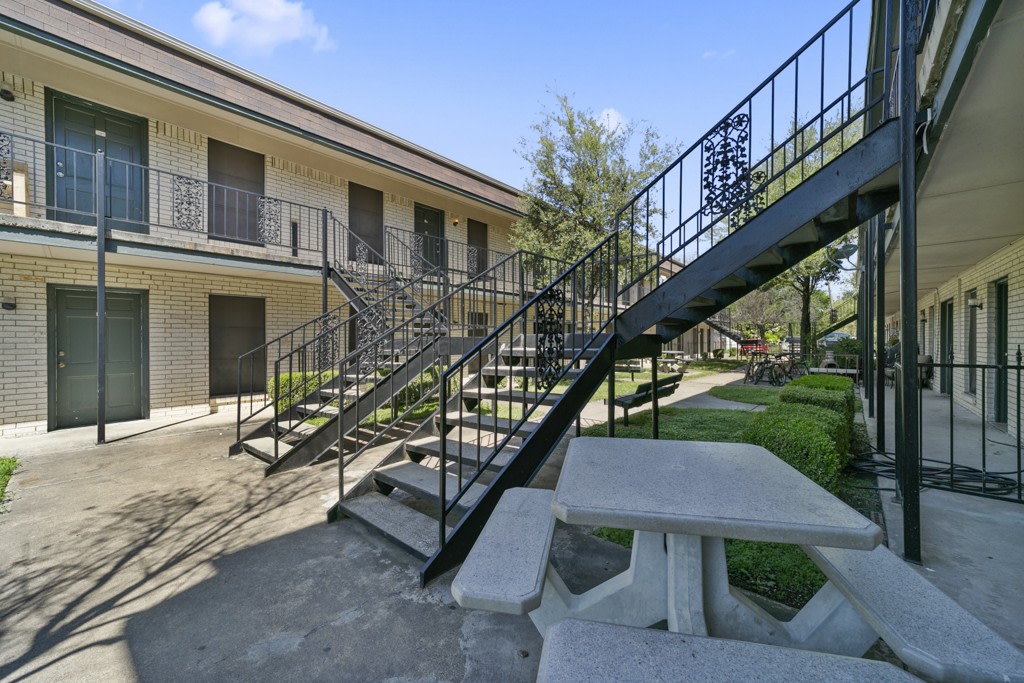 Belleview Apartments Image 8