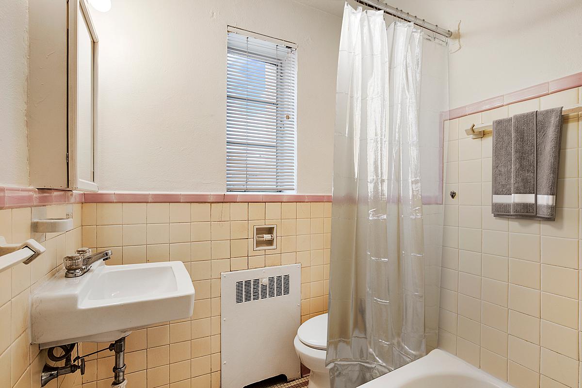 Elegante Apartments Image 5