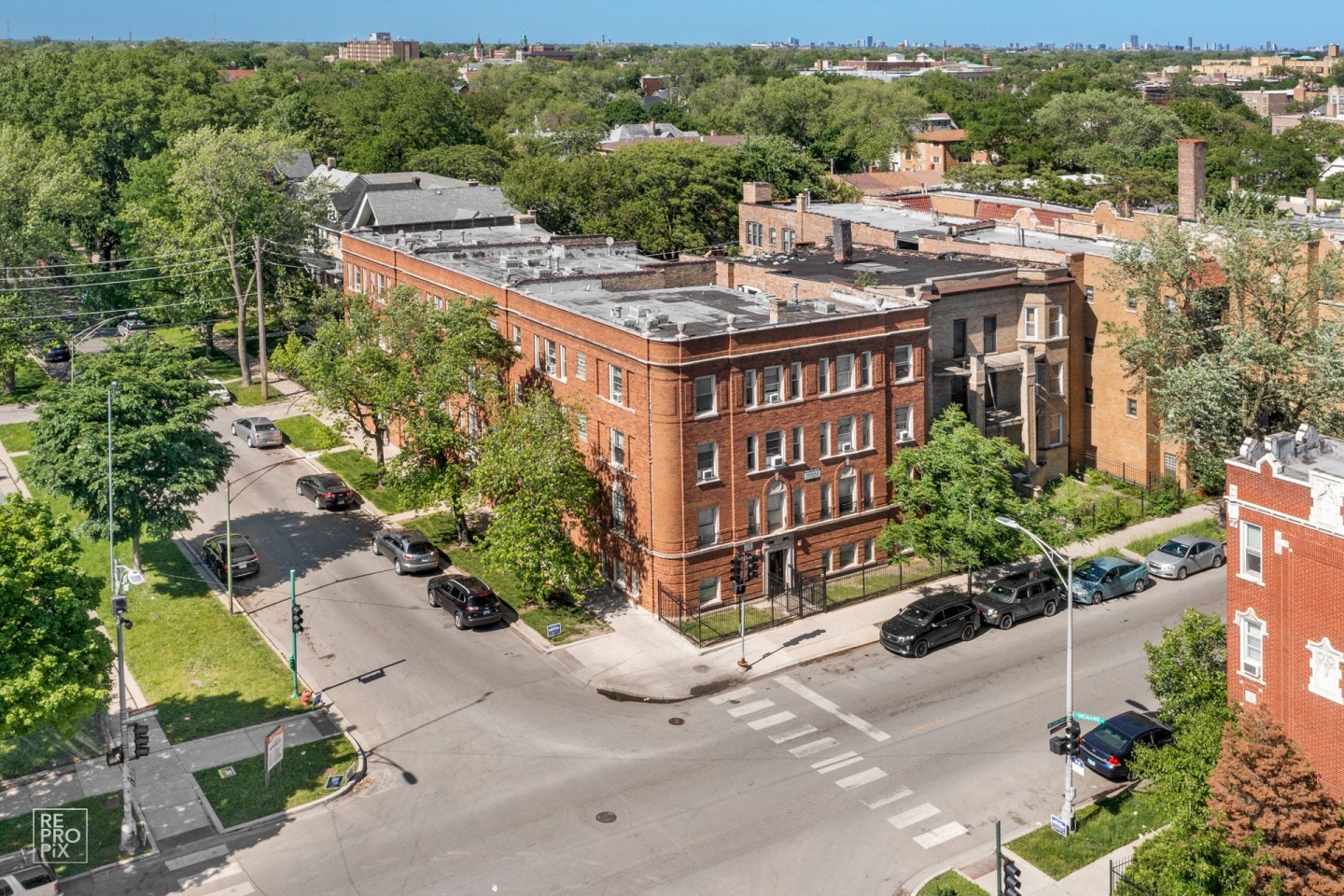 5732 W Washington Image 3