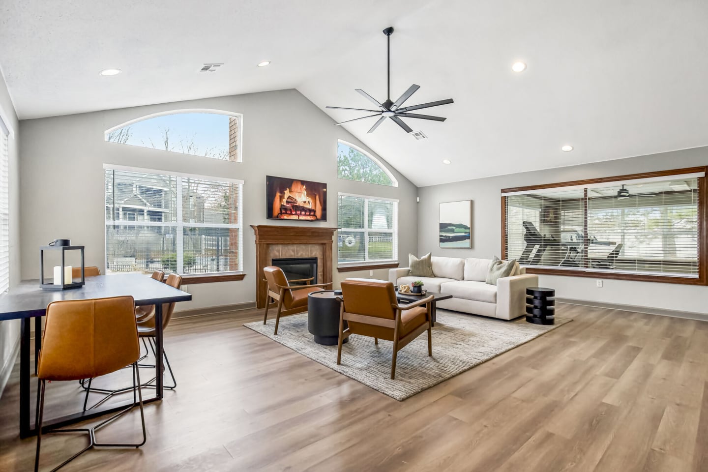 Lakewood Terrace Image 12