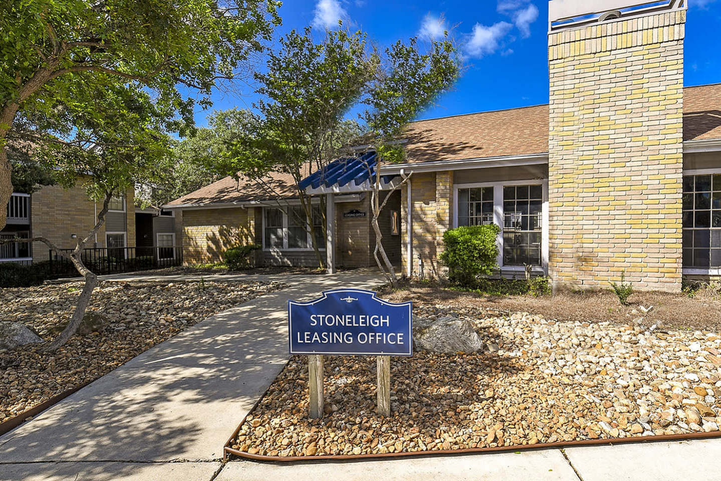 Stoneleigh Apartments Image 2