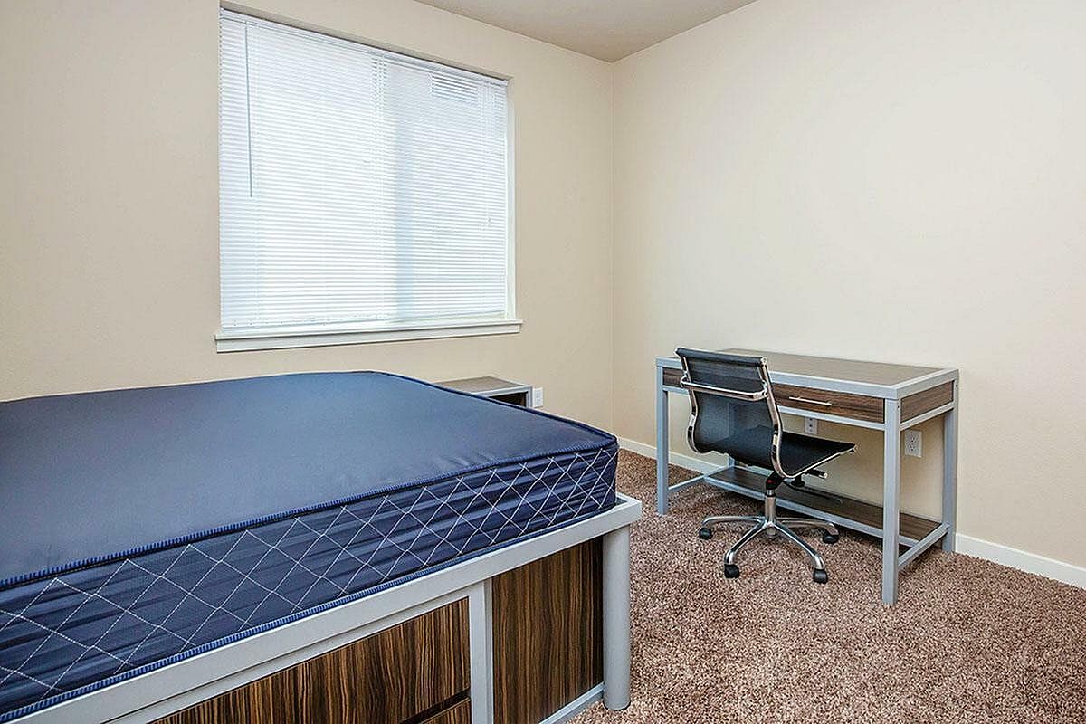 11 West Image 32