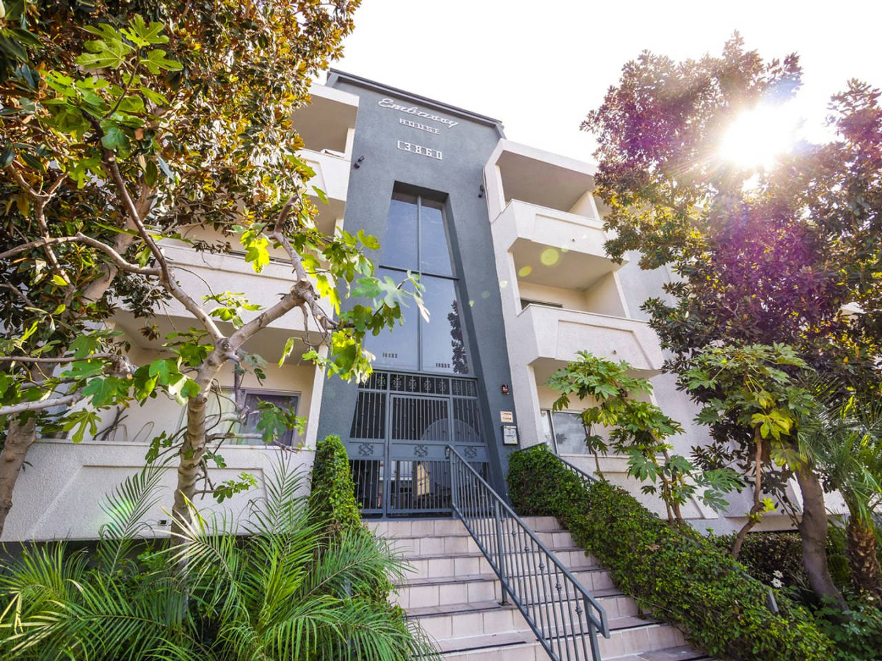 13860 Burbank Blvd. Image 1