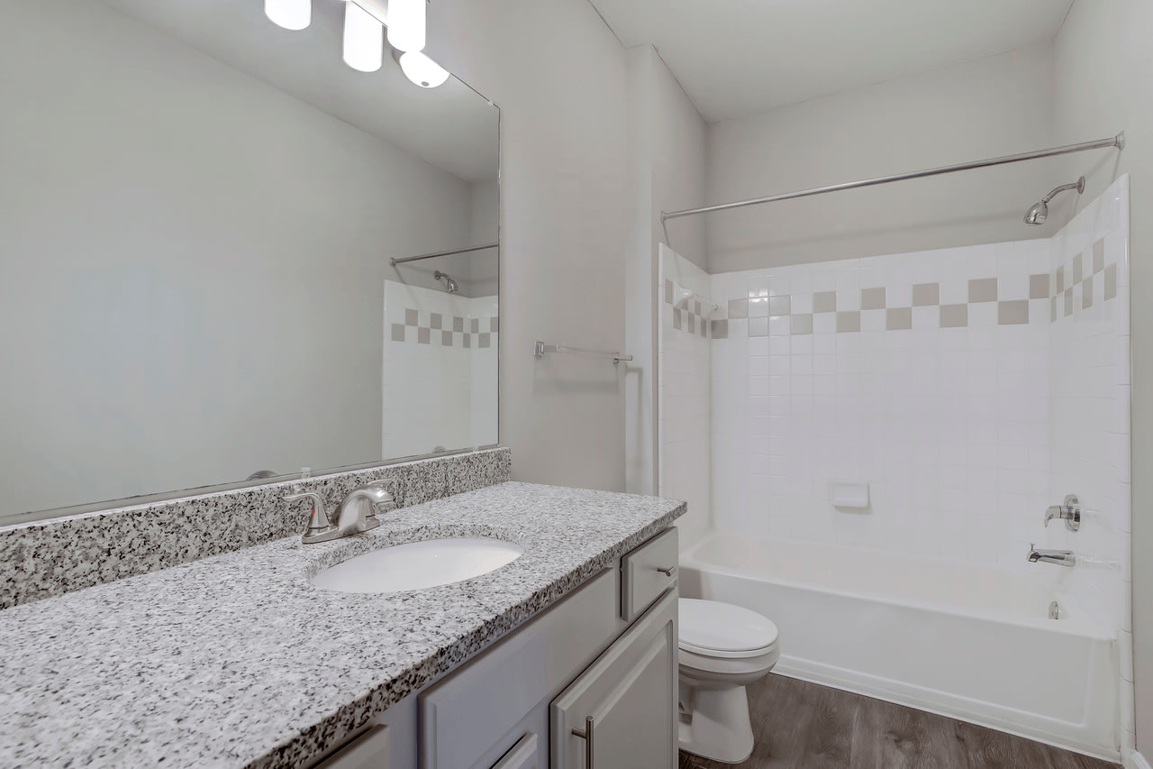 Lakeside at Town Center Apartments Image 33