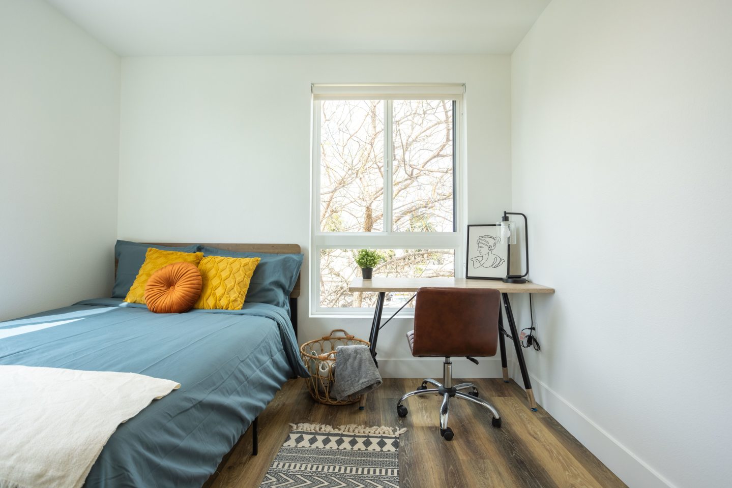 1458 W 37th Street - Co-Living Housing Image 7