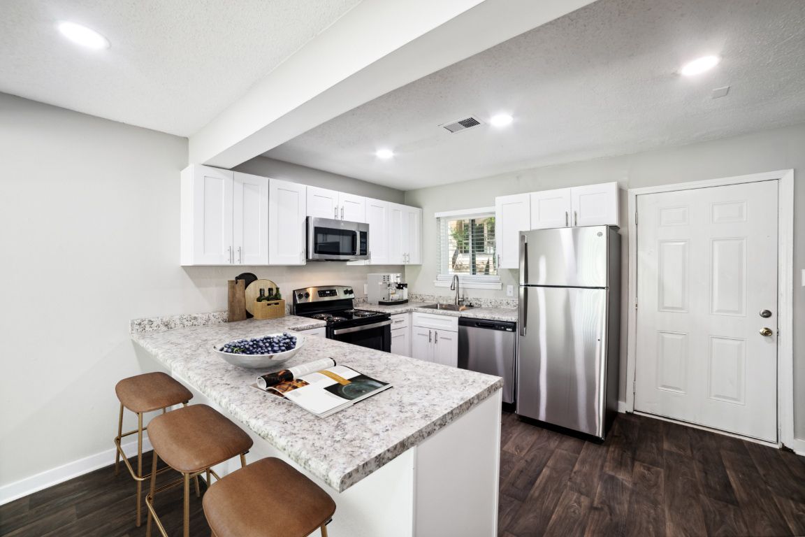 Lakecrest Apartments Image 25