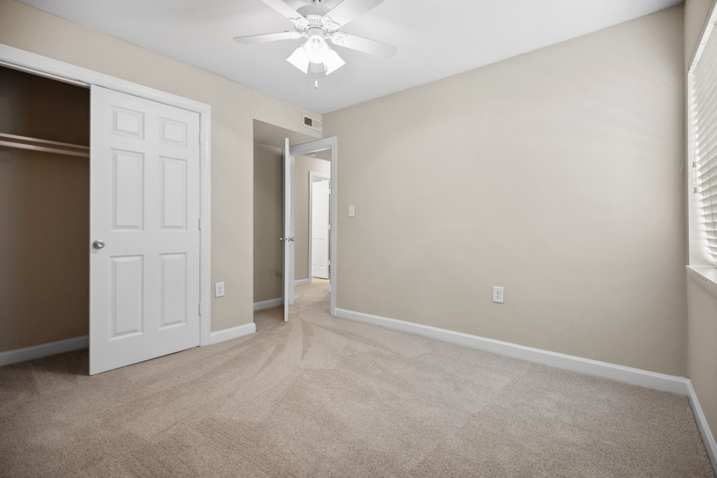 Sumter Square Image 16