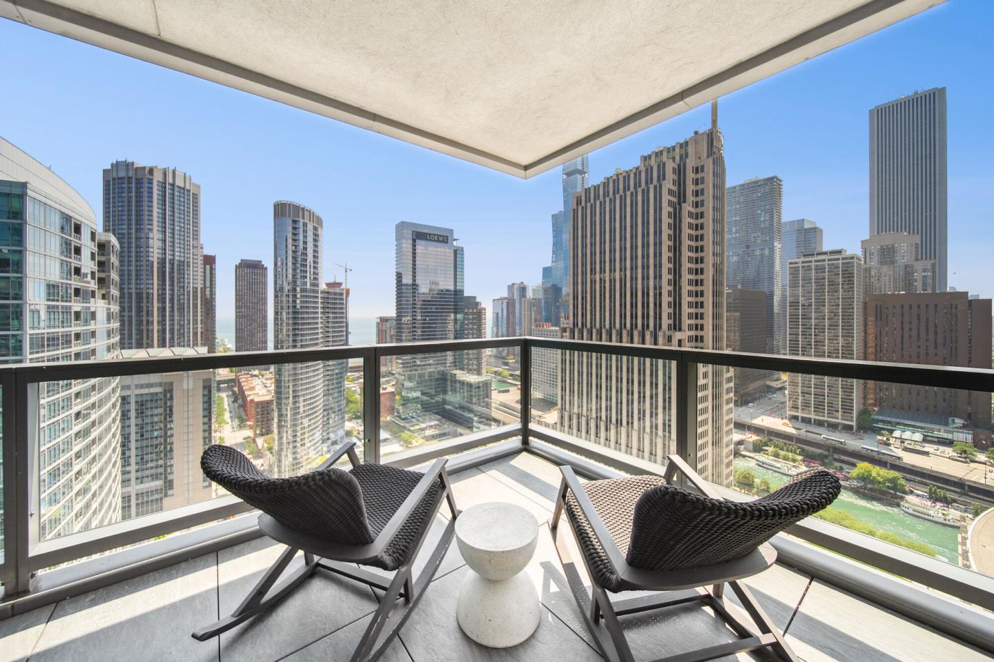 Aston Chicago Image 34