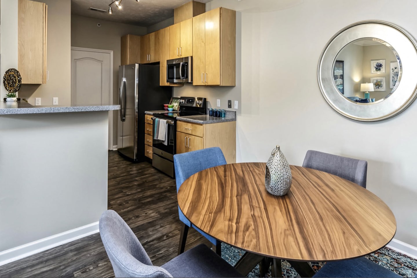 Whispering Hills Apartments Image 11