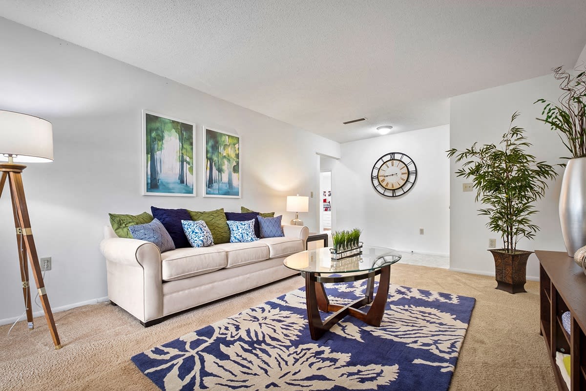 Woodlake Park Apartments Image 26