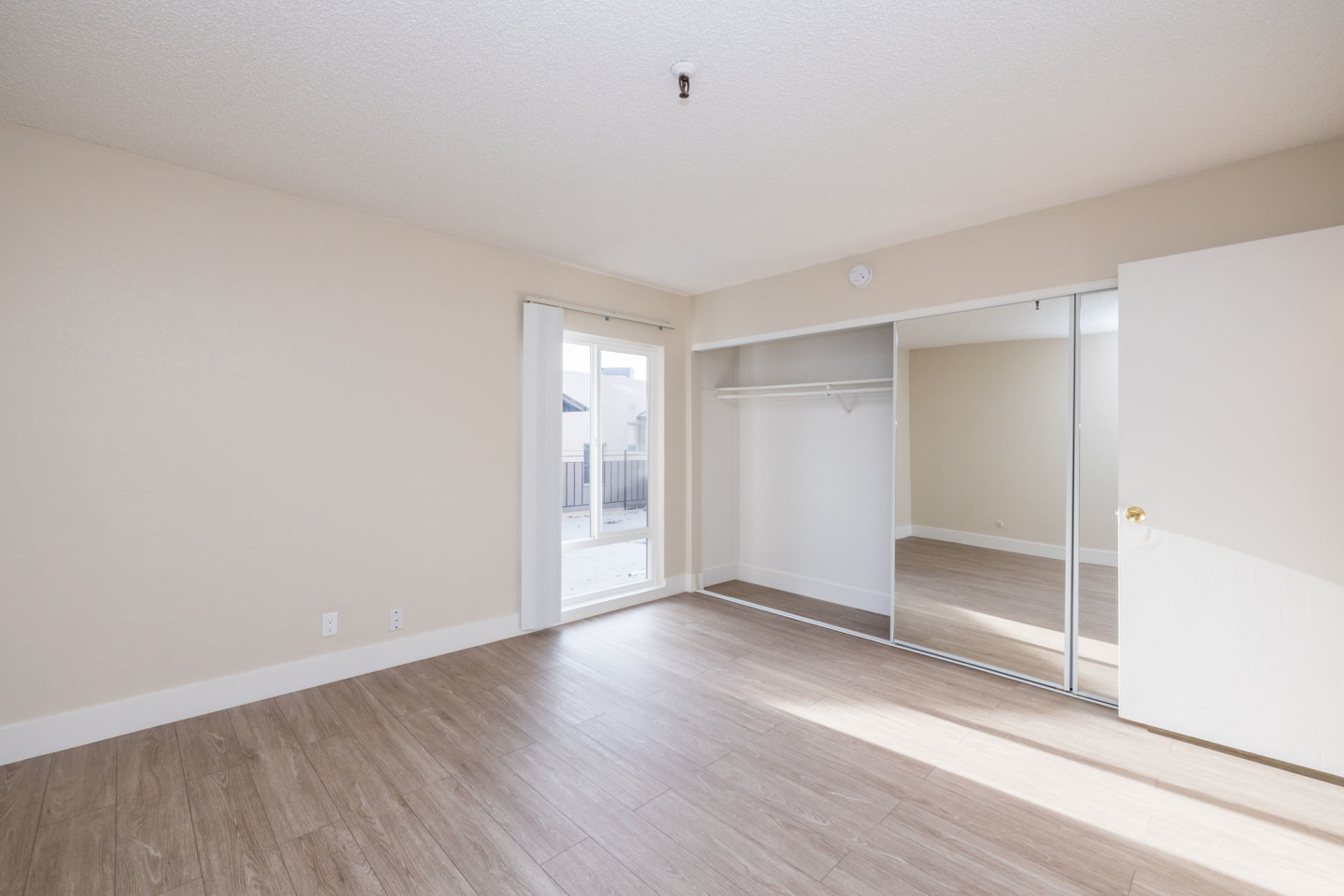 257 Vernon Apartments Image 35