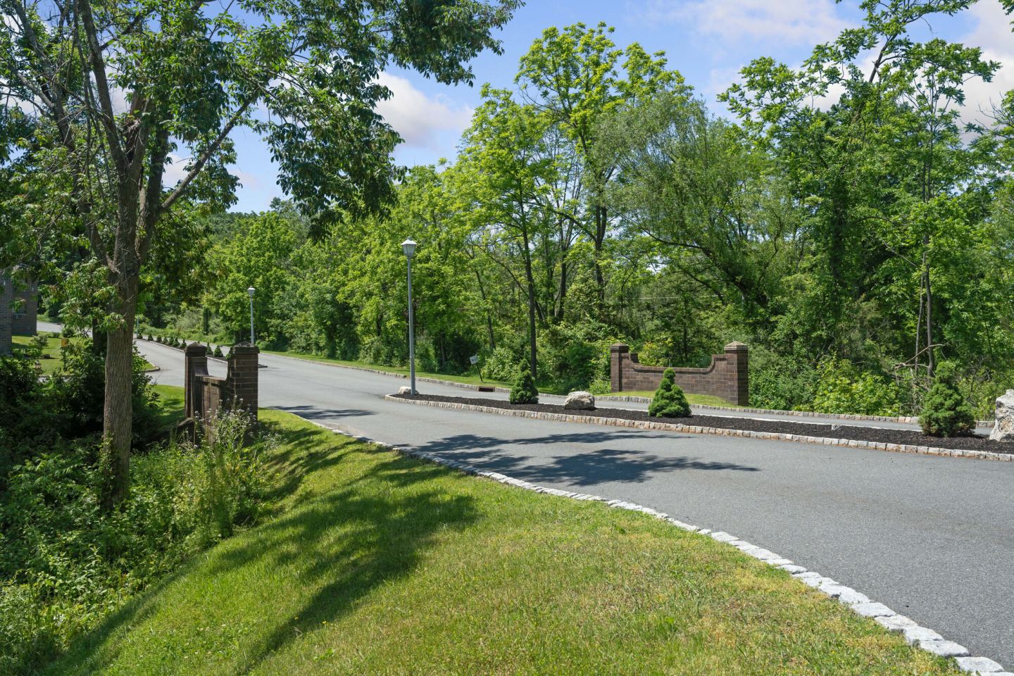 Brook Bridge Apartments Image 4
