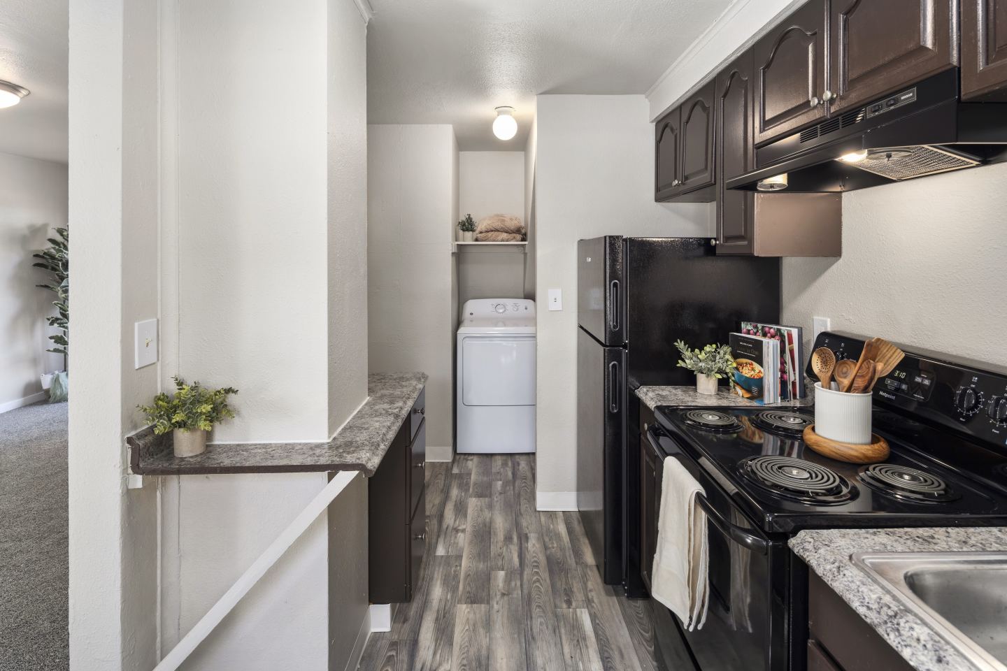 Pacific Walk Townhomes Image 21