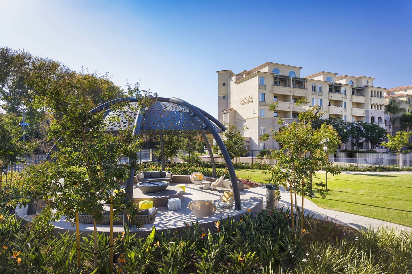 360 Luxury Apartments Image 13
