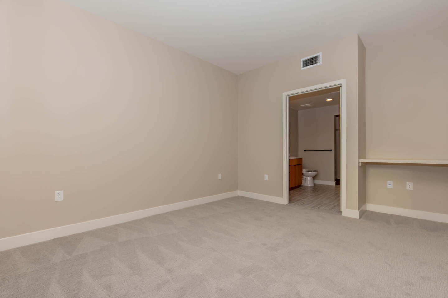 Link OC Apartments Image 147