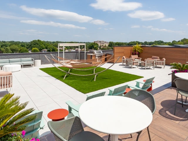 2501 Beacon Hill Image 3