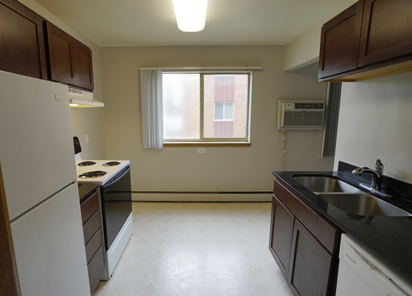 Como Lakes Apartments Image 5